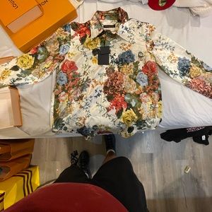 Louis Vuitton x Virgil Abloh Button up size 3L. . W/ receipt. Sold Out